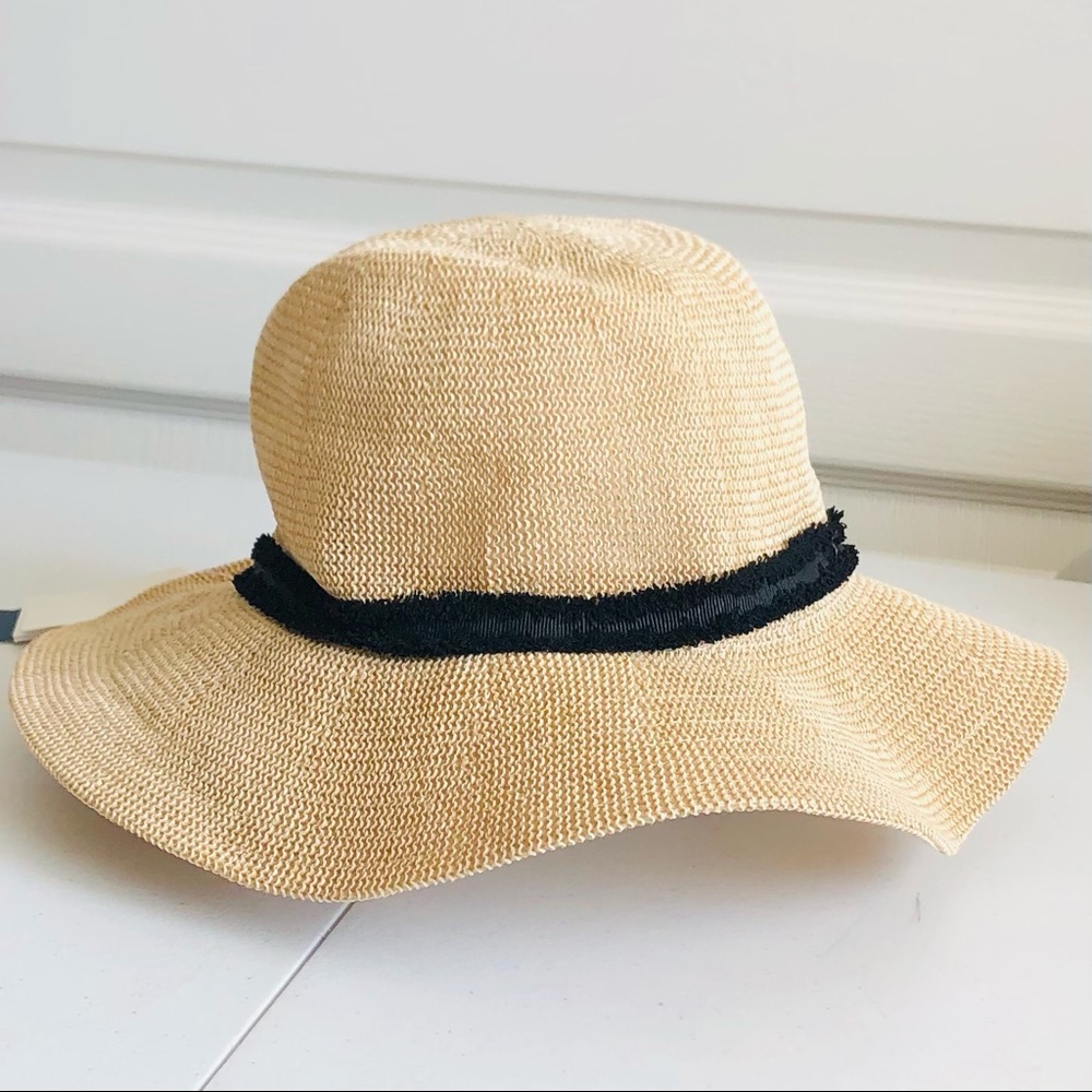Abercrombie and Fitch Women’s Hat